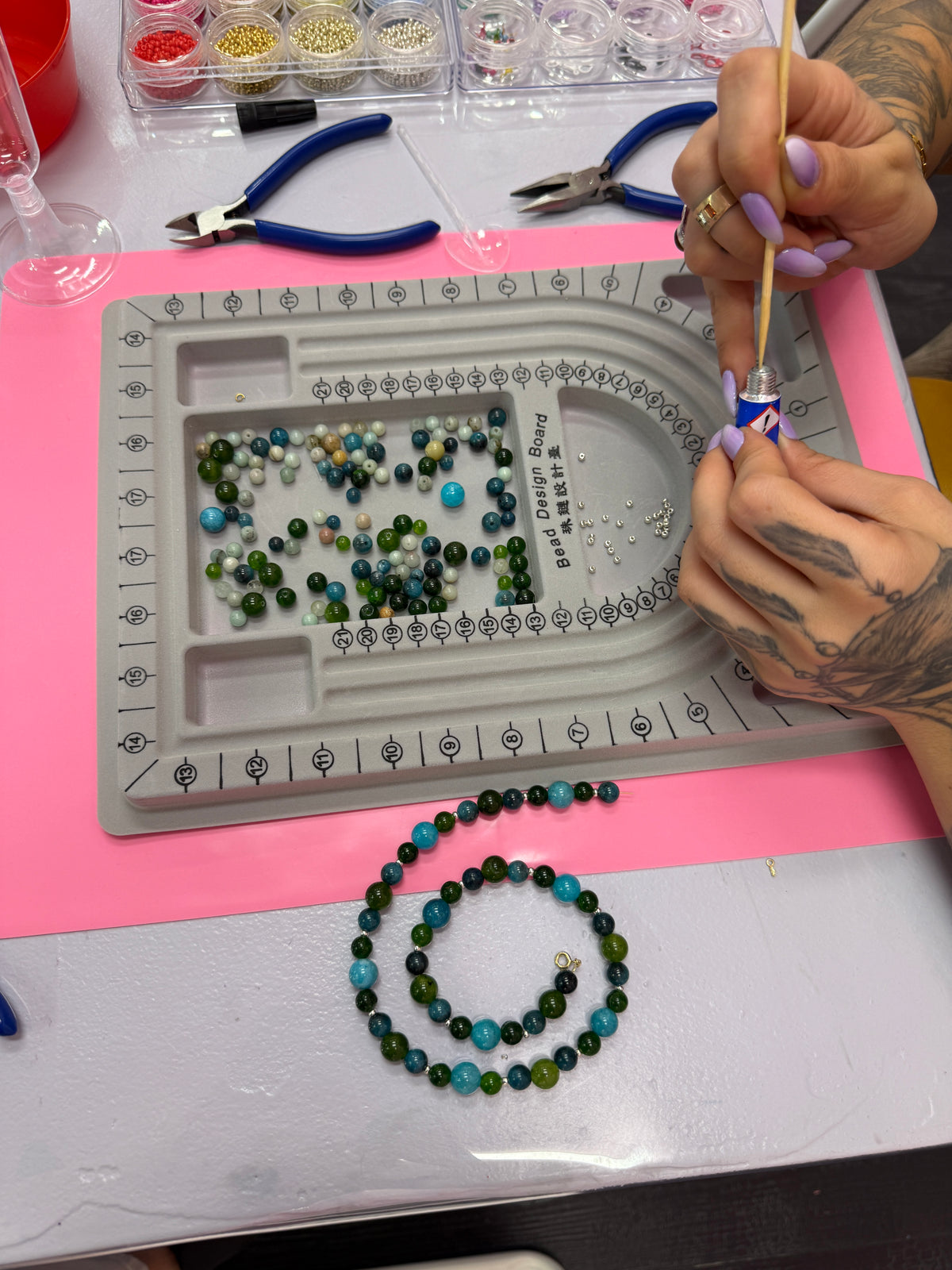 Bar de Collares, Pulseras y Tobilleras